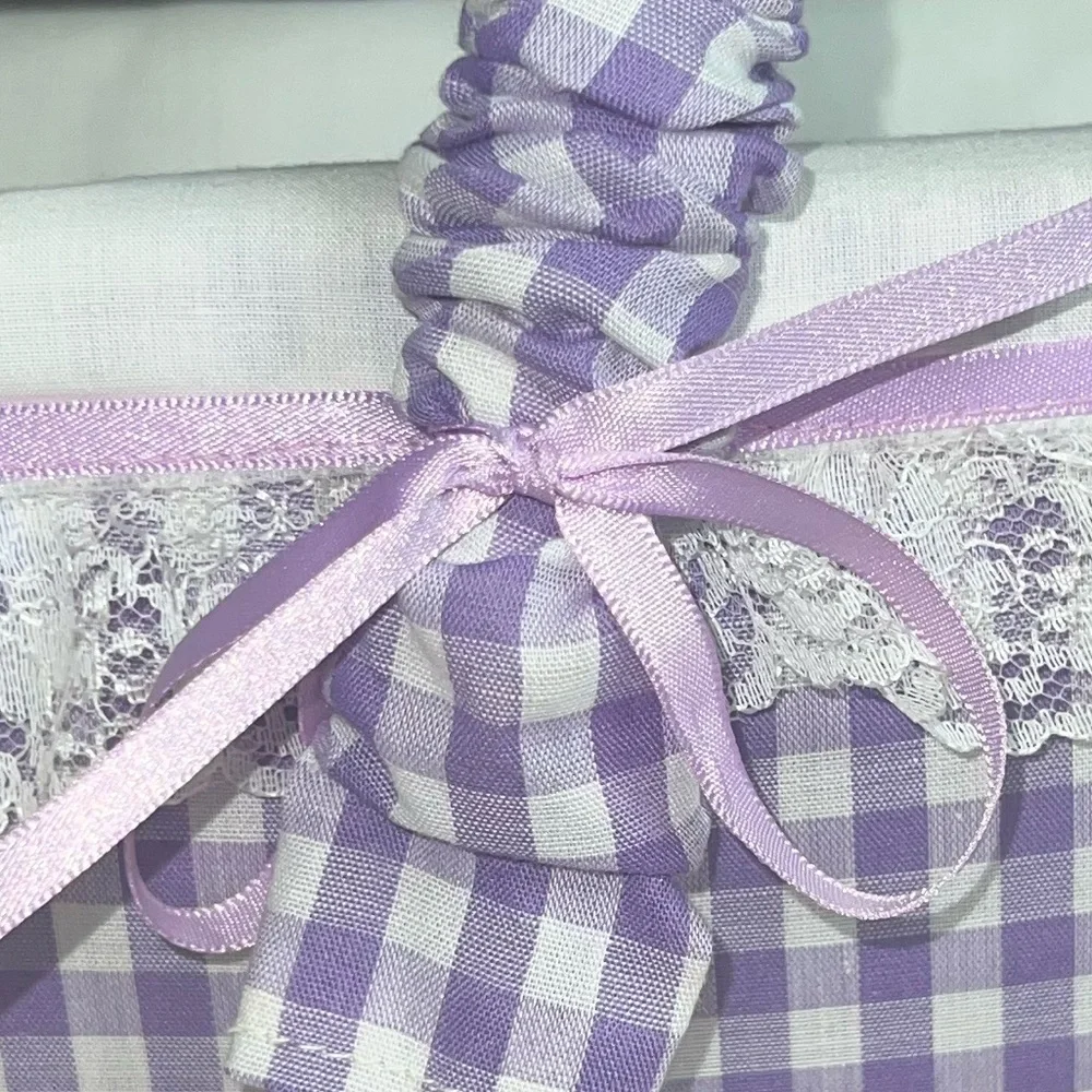 Picnic basket 60’s vintage gingham cute bows purple white lace floral cabincore